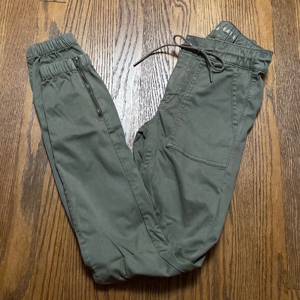 American Eagle High Rise Jogger
